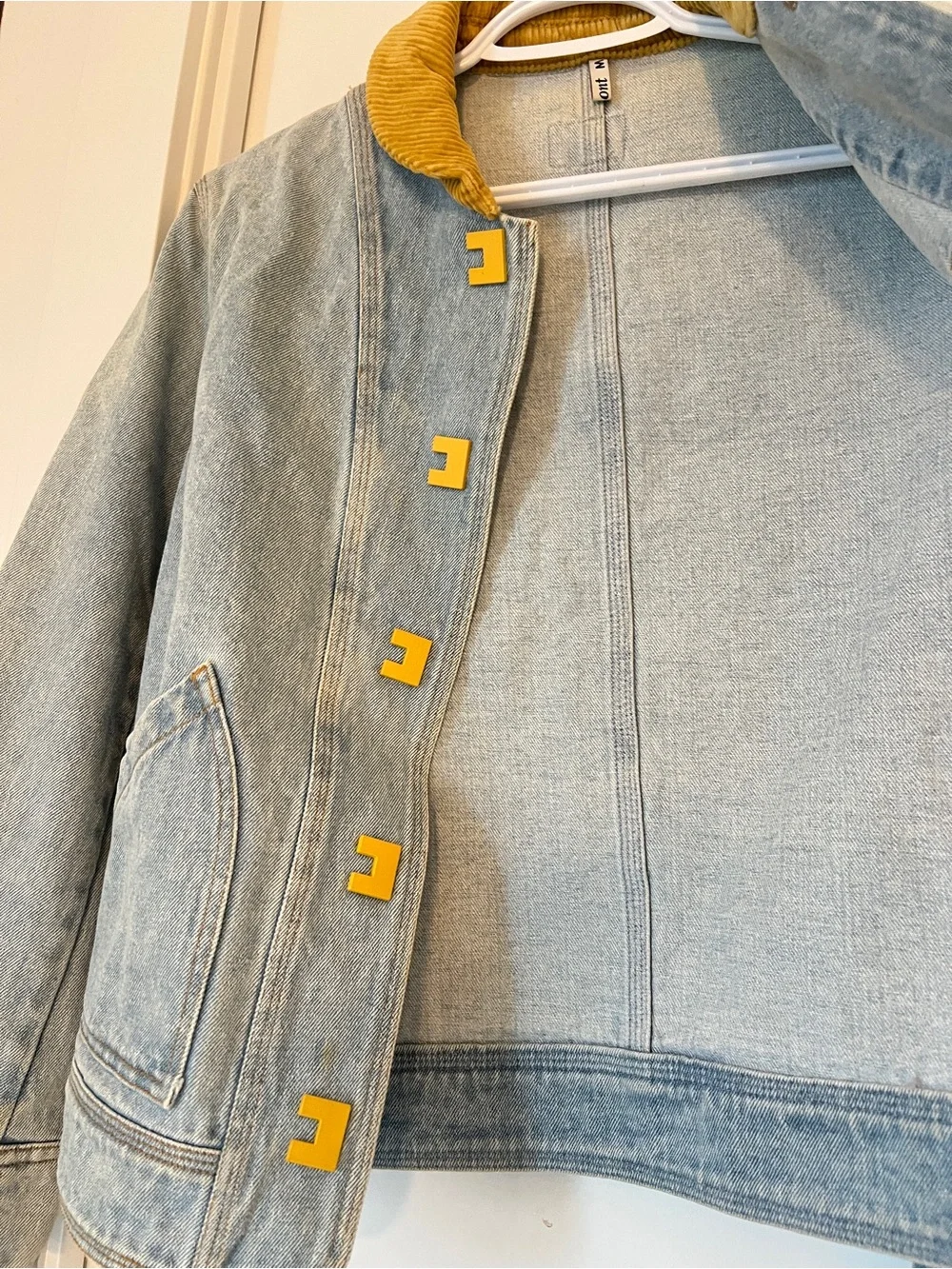 Woman Light Wash Denim Jacket with Mustard Corduroy Collar - Picture 6 of 15